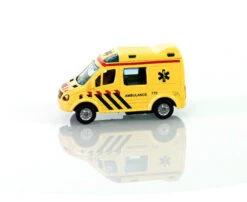 Ambulance Pull Back Met Licht En Geluid -Speelgoedwinkel ambulance kidsglobe 510643 1 1