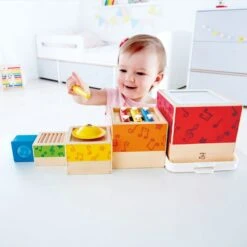 Stapelbare Muziekset – Hape Stacking Music Set 15 Stapelbare Muziekset – Hape Stacking Music Set -Speelgoedwinkel haoe e0336 stapelbare muziekset 2
