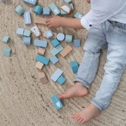 Little Dutch Houten Blokkenton Blauw LittleDutch -Speelgoedwinkel little dutch 4413 blauw houten blokken in ton 4