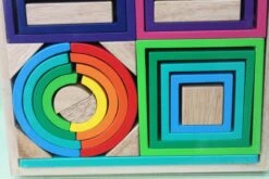 Goki 58655 Bouwstenenset Regenboog In Houten Kist -Speelgoedwinkel regenboog bouwblokken goki 58655 2 scaled 1