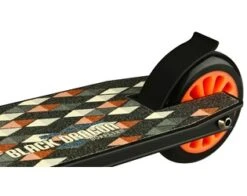 Stuntstep Black Dragon Rood SHOWMODEL -Speelgoedwinkel stuntstep black dragon rood nijdam 52ml 5